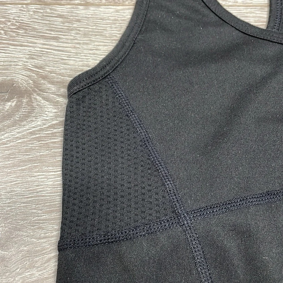 Champion Performance Black Racerback Tank Built In Bra Back Keyhole Opening S - Picture 7 of 13